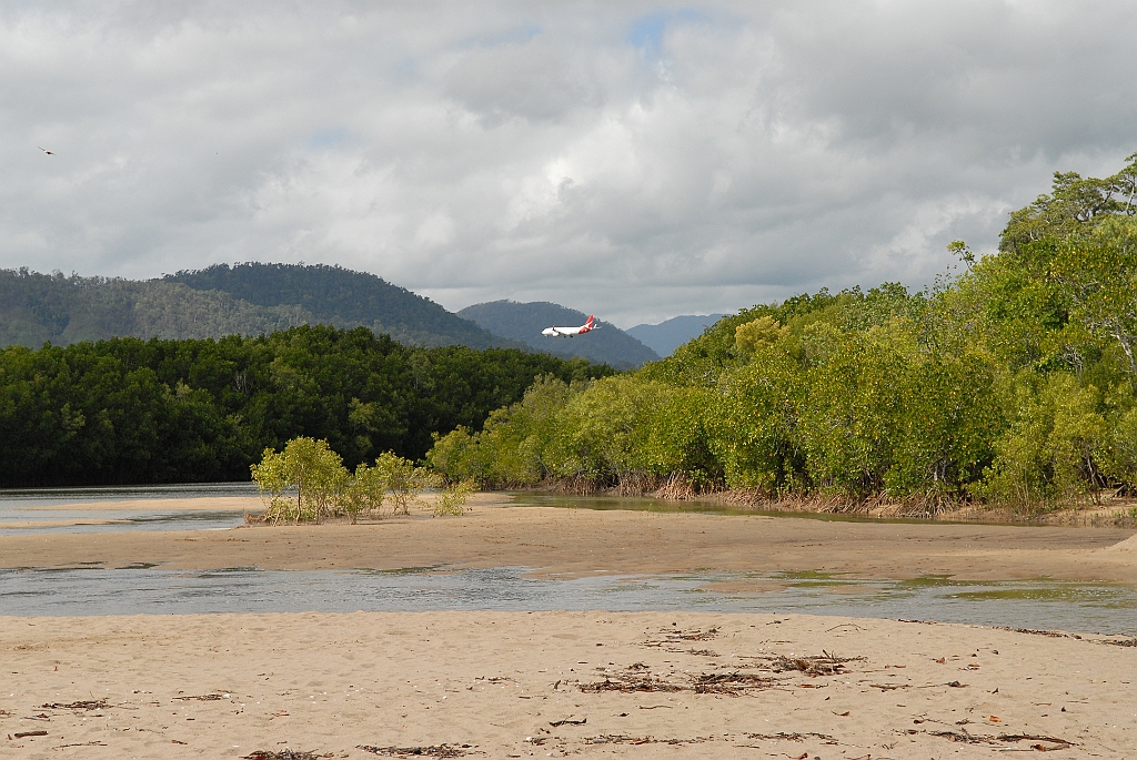 0373 Machans Beach.jpg